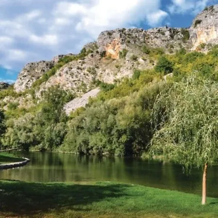 Tamy - With Hot Tub Holiday home *