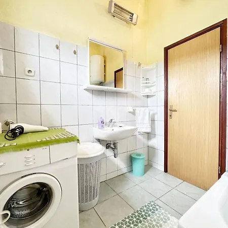 Tamy - With Hot Tub Holiday home