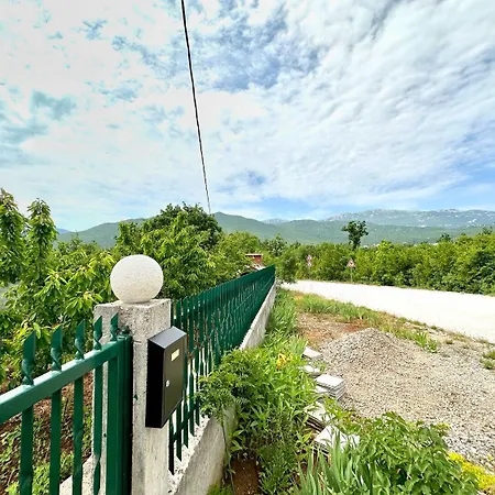 Tamy - With Hot Tub Holiday home *